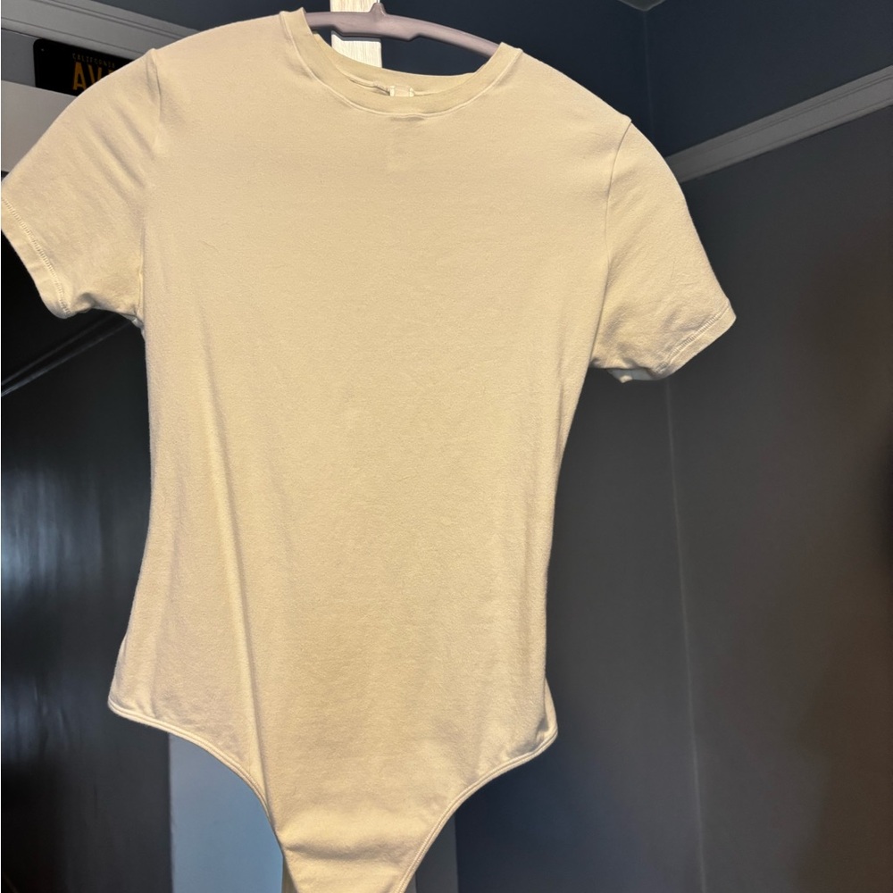 SKIMS Cream Short Sleeve Bodysuit